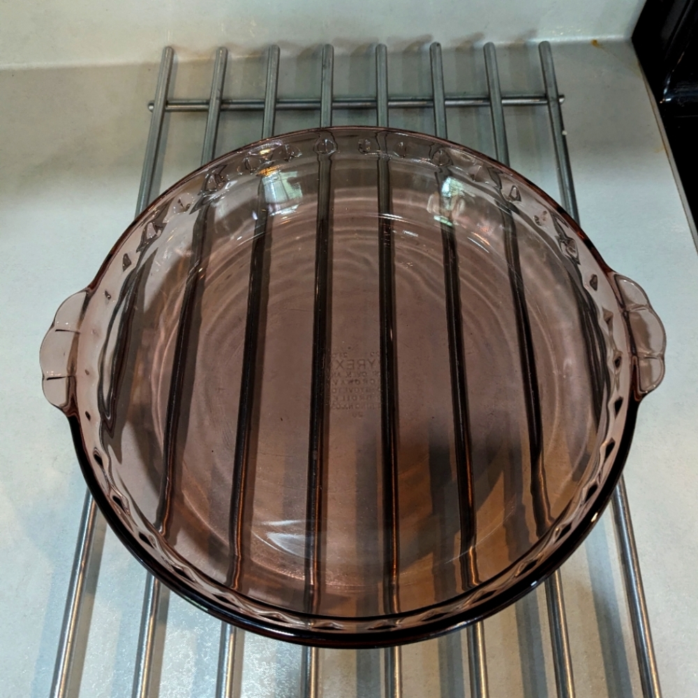 Cranberry vintage Pyrex pie dish
